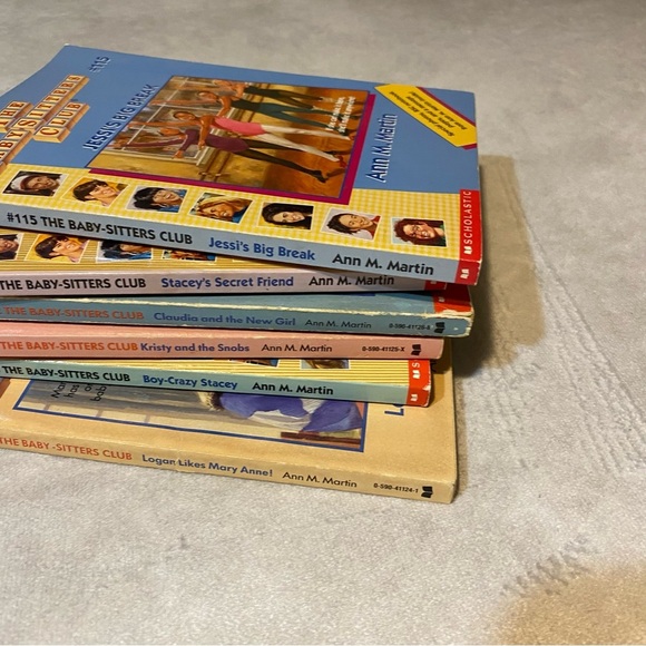 The Babysitter's Club Book Bundle #8, 10, 11, 12, 111, 115 - Picture 4 of 16